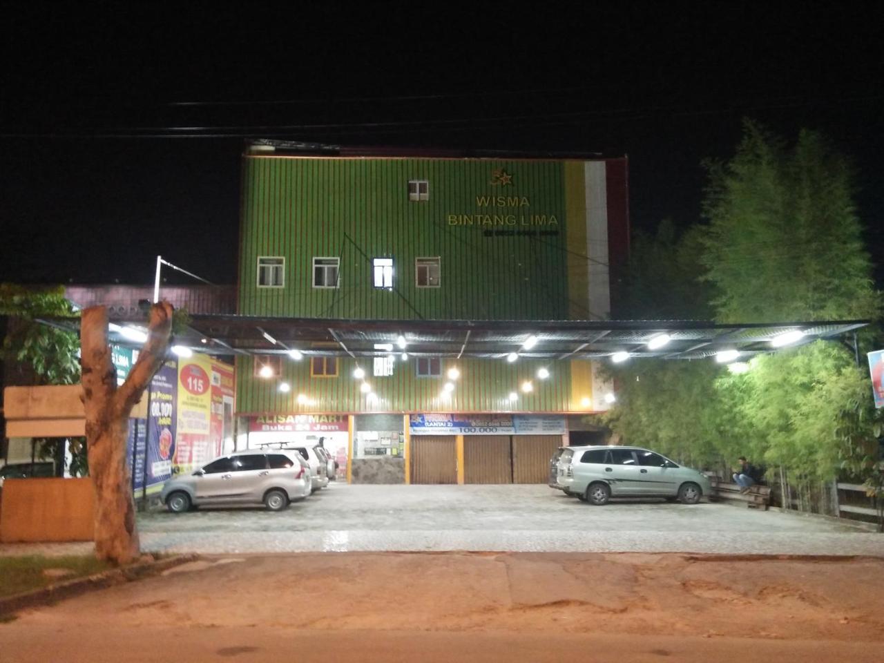 Hotel Wisma Bintang Lima Pekanbaru Exterior foto